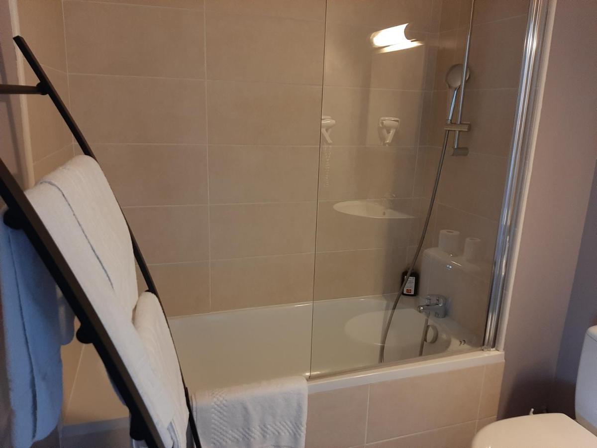 Hotel Le Royalty Angers Esterno foto