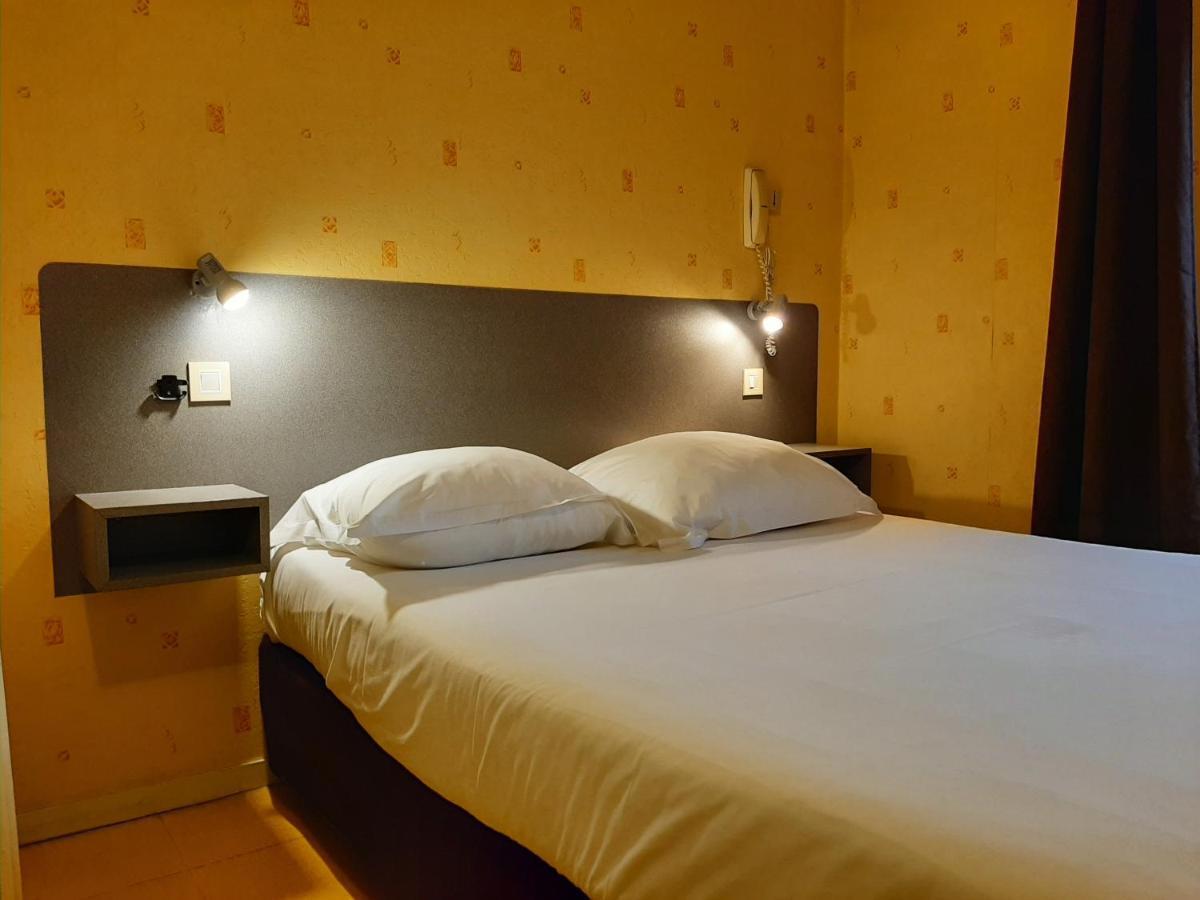 Hotel Le Royalty Angers Esterno foto