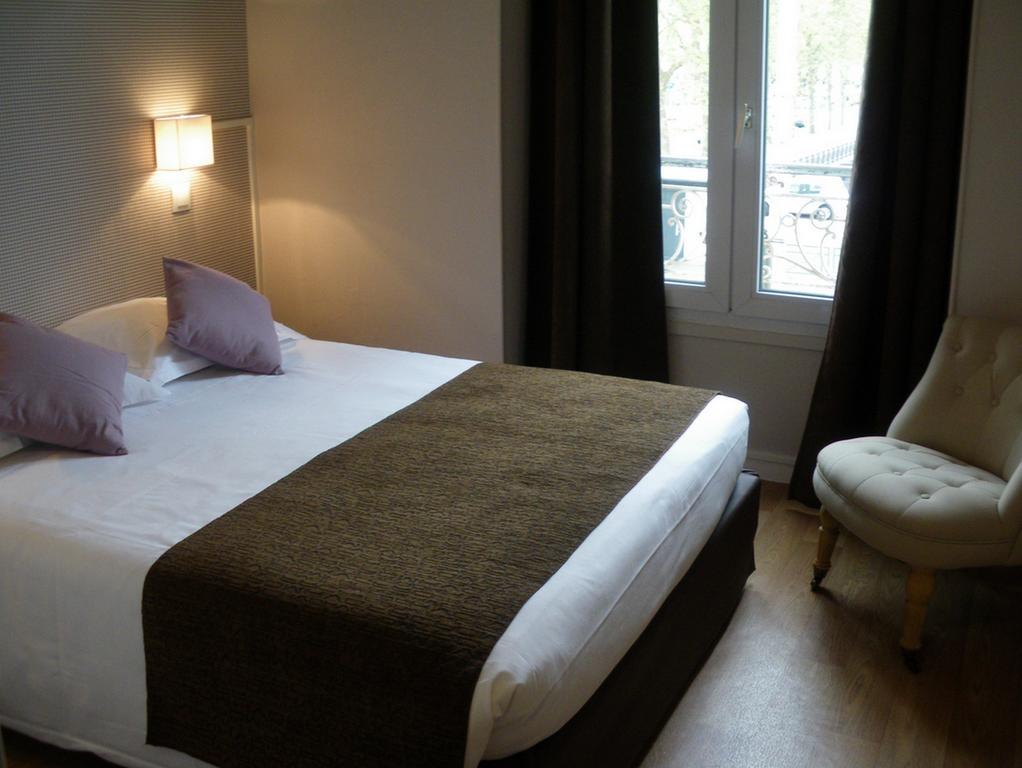 Hotel Le Royalty Angers Esterno foto